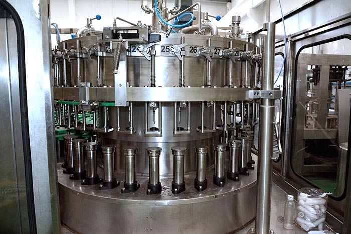 carbonated-beverage-filling-equipment-1