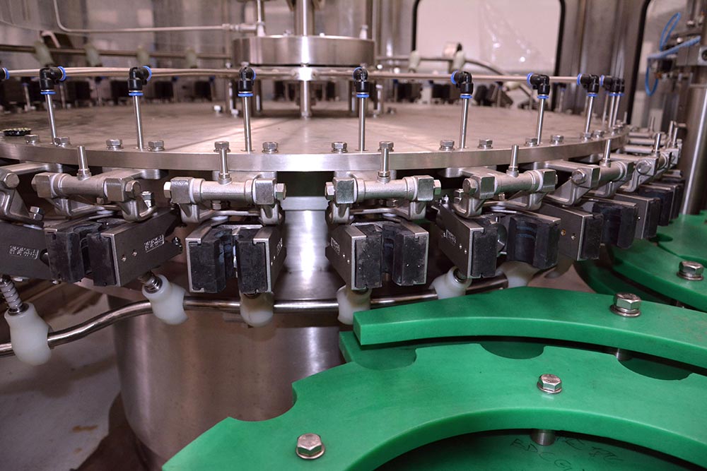 automatic-beer-filling-production-line-1